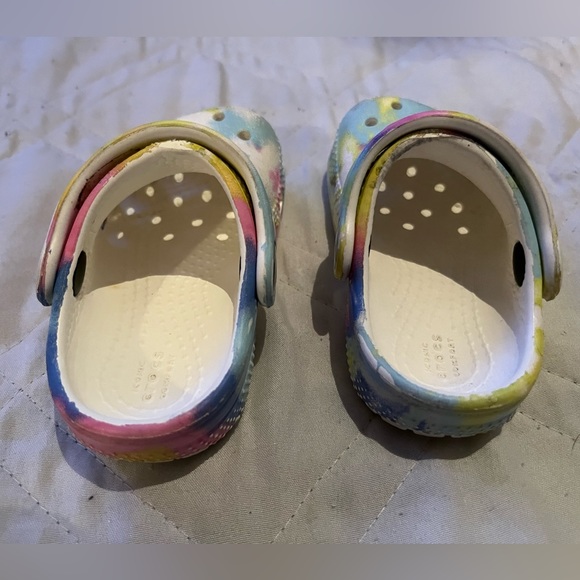 Baby Girl Tie-dye Bundle Includes
Hoodie NWOT size 80…. 12 months 
Crocs size 4C - Picture 7 of 10